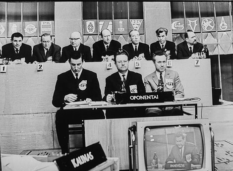 TV studijoje filmuojamas konkursas „DN-72“. 1972 m. 