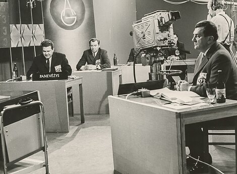 V studijoje filmuojamas konkursas „DN-72“. 1972 m. 