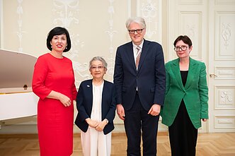 Aukščiausias Kultūros ministerijos apdovanojimas – Lietuvos ir Japonijos kultūrinių ryšių puoselėtojai Sumiko Ando