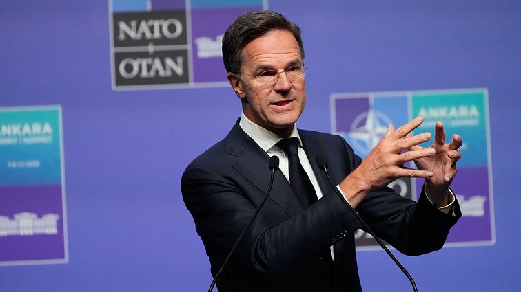 Ankaroje Rutte paragino sąjungininkes spartinti gynybos pramonės plėtrą