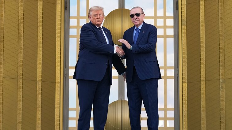 Nuo priekaištų iki meilės: Trumpas Ankarą paliko apdalijęs NATO didžiuliais pagyrimais