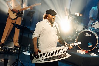 Muzikinio šou „Kabaretas tarp girnų“ akimirka Muzikinio šou „Kabaretas tarp girnų“ akimirka