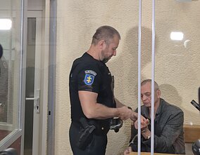 Do sądu doprowadzono ojca Justyny Gaigalaitė (Sadauskienė) – Egidijusa Gaigalasa Do sądu doprowadzono ojca Justyny Gaigalaitė (Sadauskienė) – Egidijusa Gaigalasa