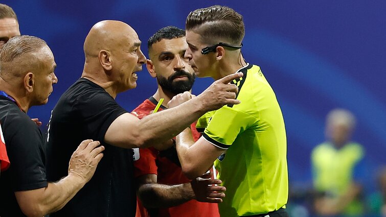 Ekspertas apie VAR sistemą pasaulio čempionate: gyvas futbolas pavirto geometrija