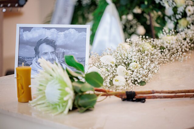 Vilniuje atsisveikinama su poetu Aidu Marčėnu Vilniuje atsisveikinama su poetu Aidu Marčėnu