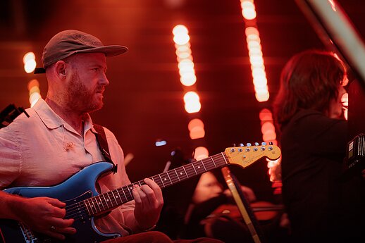 Britų žvaigždė Jacobas Collieris su orkestru surengė koncertą Vilniuje