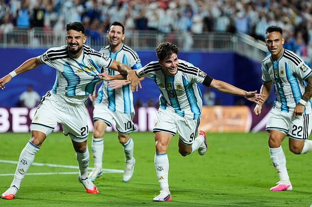 Argentinos futbolo rinktinė Argentinos futbolo rinktinė