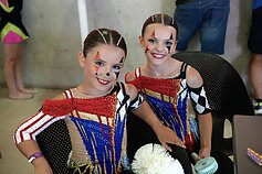 Elina Ostrovska i Sabrina Gasanova na mistrzostwach Europy w cheerleadingu Elina Ostrovska i Sabrina Gasanova na mistrzostwach Europy w cheerleadingu