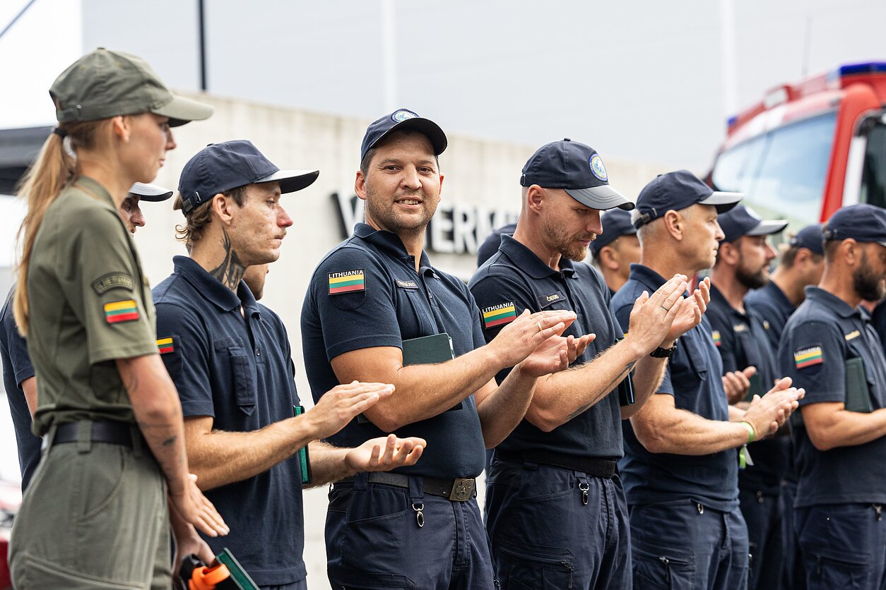 Valstybinės priešgaisrinės gelbėjimo tarnybos gelbėjimo ir paieškos komandos (LERT) pasitikimas po misijos Venesueloje Valstybinės priešgaisrinės gelbėjimo tarnybos gelbėjimo ir paieškos komandos (LERT) pasitikimas po misijos Venesueloje