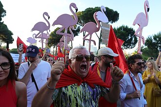 Protestas prieš Jaredo Kushnerio prabangaus kurorto projektą Albanijoje Protestas prieš Jaredo Kushnerio prabangaus kurorto projektą Albanijoje