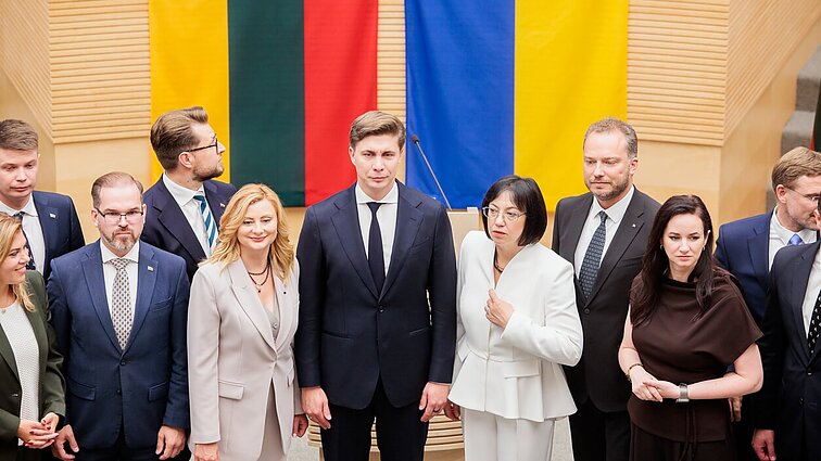Naujajai valdžiai – priekaištai: nepaisyta procedūrų, dalis ministrų esą neskaitė programos
