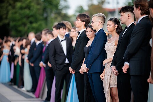 Vilniaus širdyje polonezą šoko lenkų abiturientai
