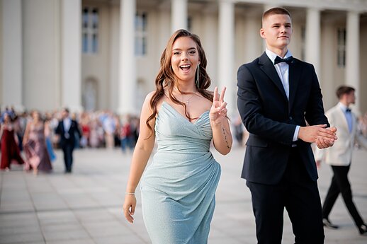 Vilniaus širdyje polonezą šoko lenkų abiturientai