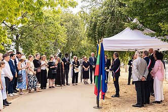 Paryžiuje atidengta Baltijos keliui skirta atminimo lentelė Paryžiuje atidengta Baltijos keliui skirta atminimo lentelė