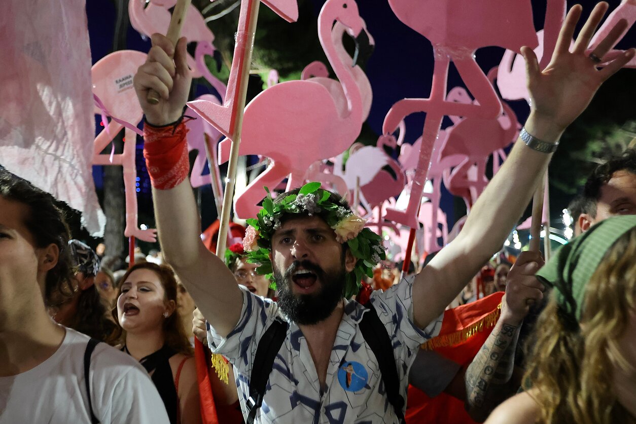 Flamingų revoliucija Albanijoje Flamingų revoliucija Albanijoje
