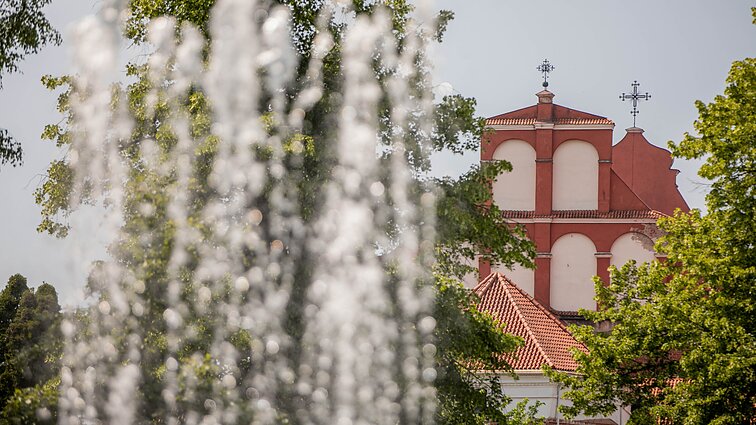 Nuo bajoriškų pietų iki kabaretų: kaip atrodė vilniečių vasara prieš 100 metų?