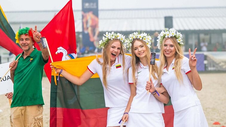 Europos jaunių dailiojo jojimo čempionate – istorinė trijų lietuvių raitelių rinktinė