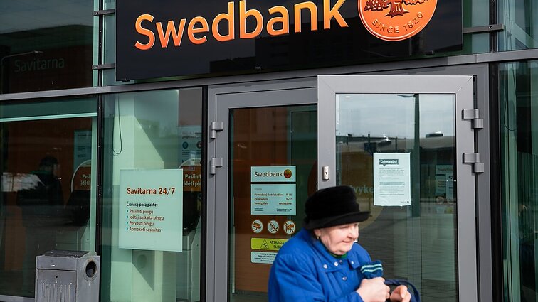 Banko skyrių nėra vienuolikoje savivaldybių: gauti paslaugų gyvai tenka keliauti ir 100 km