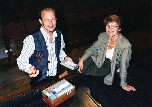Laidos „Teatras“ kūrėjai Juozas Javaitis ir Irena Bučienė. 1997 m. rugsėjo 4 d. 