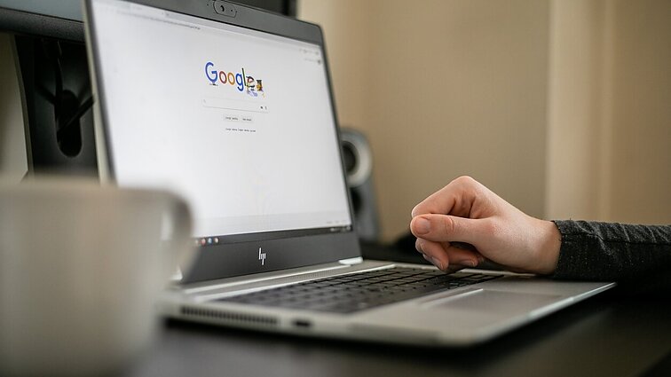 Ištyrė privatumą interneto svetainėse: dažnai lankytojų duomenys sekami dar iki sutikimo