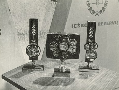 Konkurso „Ieškome rezervų“ prizai. 1973 m. 