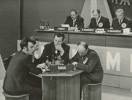 Šakių raj. „Švyturio“ kolūkio komanda. 1973 m.  