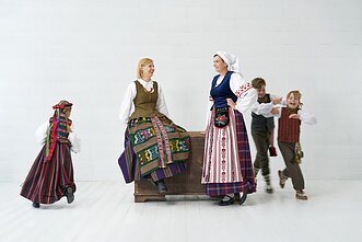 From Nigeria to Japan: Lithuanian traditional costumes find fans around the world From Nigeria to Japan: Lithuanian traditional costumes find fans around the world