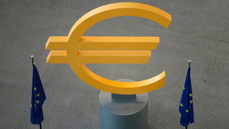 Ekonomistas: labai realu, kad rudenį sulauksime ECB bazinių palūkanų normų didinimo