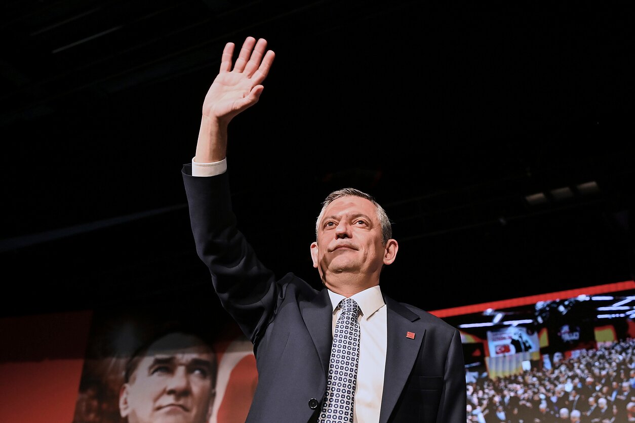 Özgüras Özelas Özgüras Özelas
