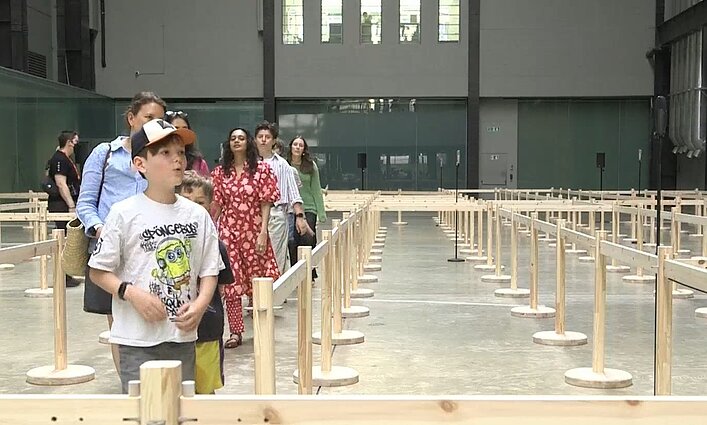 „Tate Modern“ galerijoje – lietuvių menininkės Linos Lapelytės instaliacija