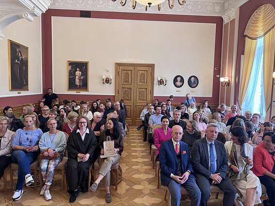 iepos 23–26 dienomis Plungėje ir Telšiuose vyko Pasaulio Lietuvių Bendruomenės (PLB) ir Pasaulio Lietuvių Jaunimo Sąjungos (PLJS) lyderių suvažiavimas. iepos 23–26 dienomis Plungėje ir Telšiuose vyko Pasaulio Lietuvių Bendruomenės (PLB) ir Pasaulio Lietuvių Jaunimo Sąjungos (PLJS) lyderių suvažiavimas.