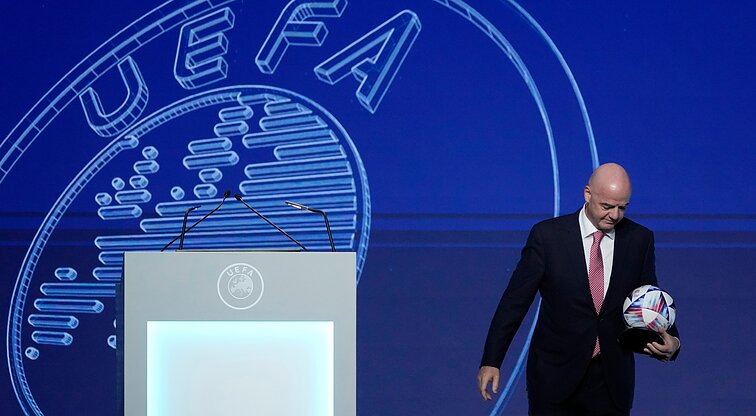 FIFA verslo planas sulaukė UEFA kritikos: sandoriui įvykus svarsto boikotuoti čempionatą