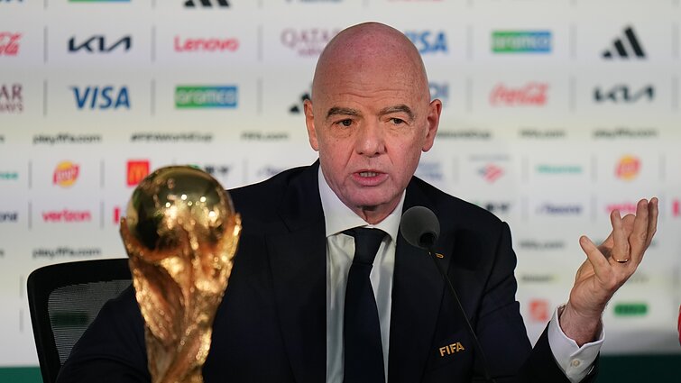 FIFA užmojis parduoti dalį futbolo privatiems investuotojams kelia pasipiktinimą