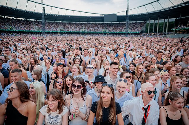 Hitai, minios šėlsmas ir netikros plikės: Pitbullio šou drebino pilnutėlį Kauno stadioną Hitai, minios šėlsmas ir netikros plikės: Pitbullio šou drebino pilnutėlį Kauno stadioną