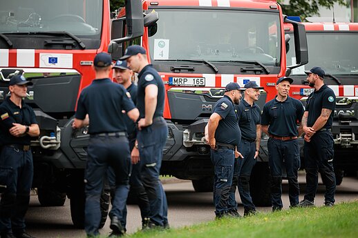 Keliasdešimt ugniagesių išvyksta padėti gesinti miškų gaisrų Prancūzijoje