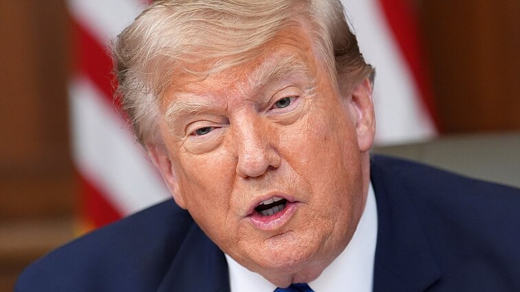 Ukrainai nebeapsiginant, Trumpas abejoja dėl „Patriot“ licencijos: gali atgręžti prieš JAV