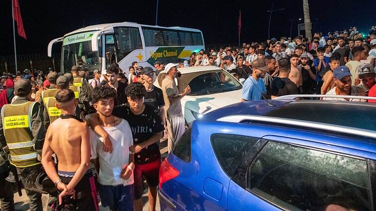 Dėl migrantų krizės kritikuojama Ispanija atkerta: savanaudžiai jūs, nes užsidarote sienas
