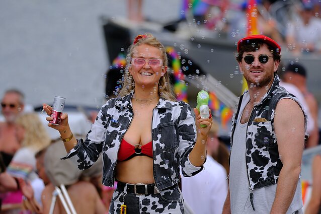 Kasmetiniame „Pride“ laivų parade Amsterdame susirinko šimtai tūkstančių žmonių Kasmetiniame „Pride“ laivų parade Amsterdame susirinko šimtai tūkstančių žmonių