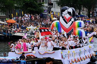 Kasmetiniame „Pride“ laivų parade Amsterdame susirinko šimtai tūkstančių žmonių Kasmetiniame „Pride“ laivų parade Amsterdame susirinko šimtai tūkstančių žmonių