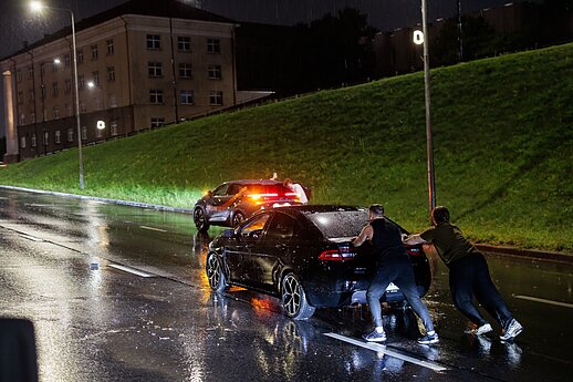 Vilniuje skęsta gatvės, dalis kelių sunkiai pravažiuojami
