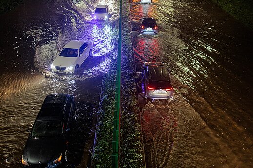 Vilniuje skęsta gatvės, dalis kelių sunkiai pravažiuojami