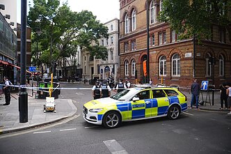 Sulaikyta moteris, įtariama Londono centre peiliu sužalojusi keturis žmones