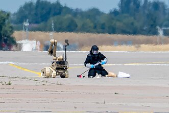 Dronas su sprogmenimis Leipcigo-Halės oro uoste