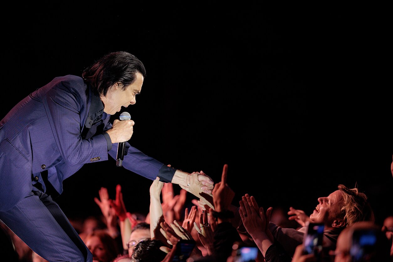 Photo: lrt.lt Nick Cave and The Bad Seeds mesmerize fans at Vilnius Kalnų Park