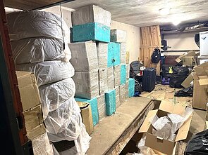 Vilniuje sulaikyti oro balionais iš Baltarusijos kontrabandines cigaretes gebenę 3 vyrai