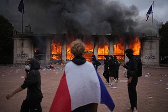 Į riaušes peraugę protestai Prancūzijoje
