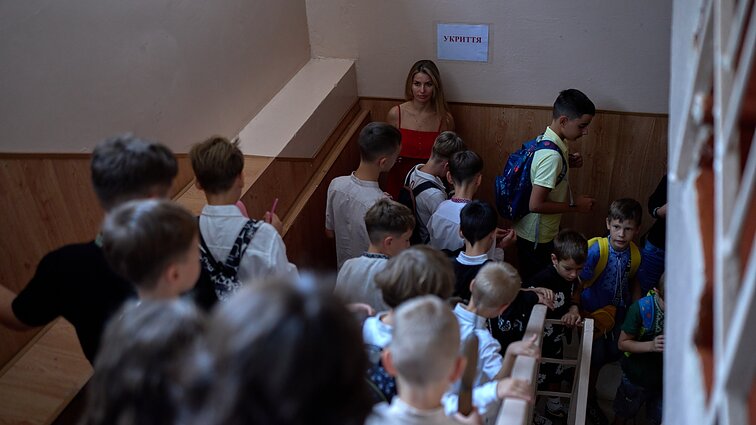 Dronų apsuptyje ukrainiečiai bijo dėl savo vaikų: prieš žiemą svarsto, ar nepalikti Kyjivo