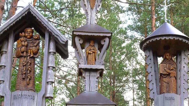 Pradėk nuo savęs. Medžio drožėjas Antanas Česnulis prisimena: originalaus koplytstulpio norėjo kiekvienas miestelis